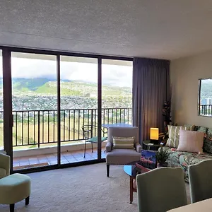 Apartment Mauka At The Waikiki Banyan 